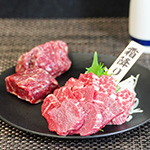 馬刺し 上霜降り100g【冷凍便】